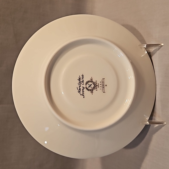 NEW Noritake Ivanhoe 7264 Five Piece Place Setting Ivory China - Picture 10 of 16